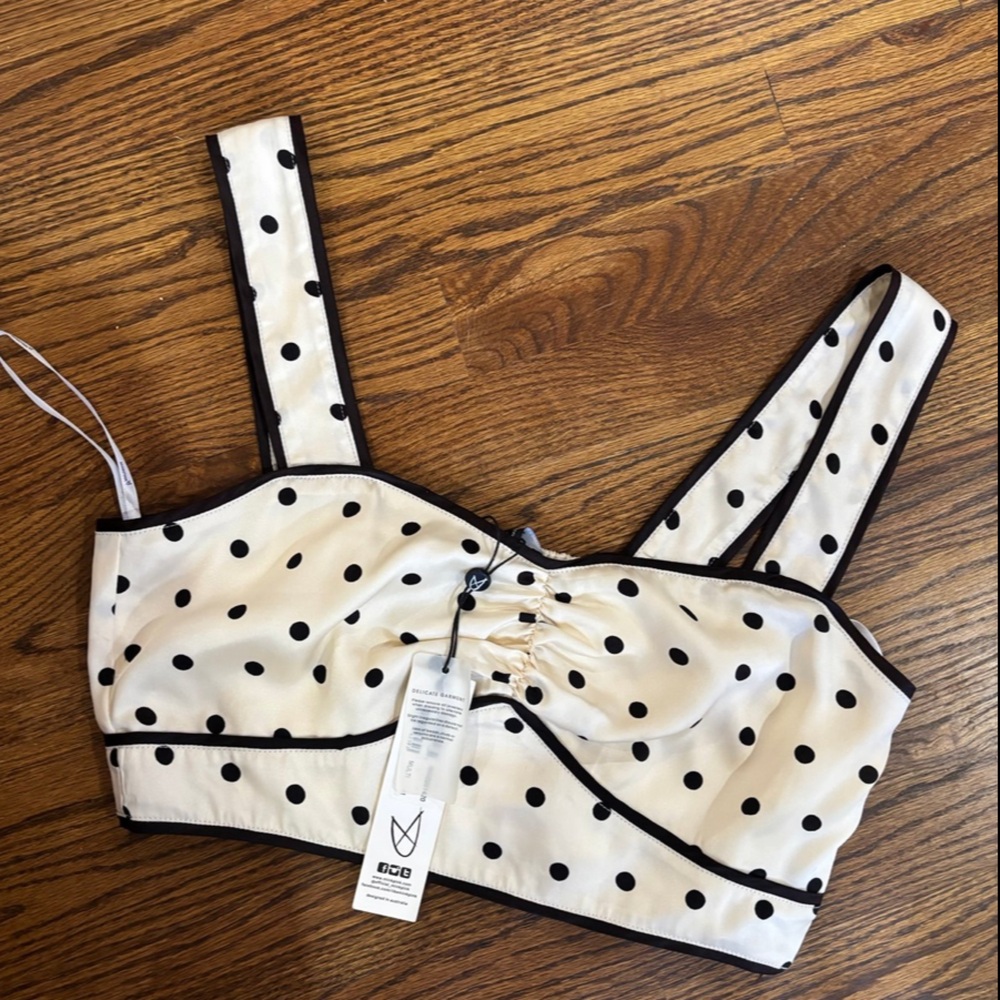 NWT MINKPINK cropped polka dot top